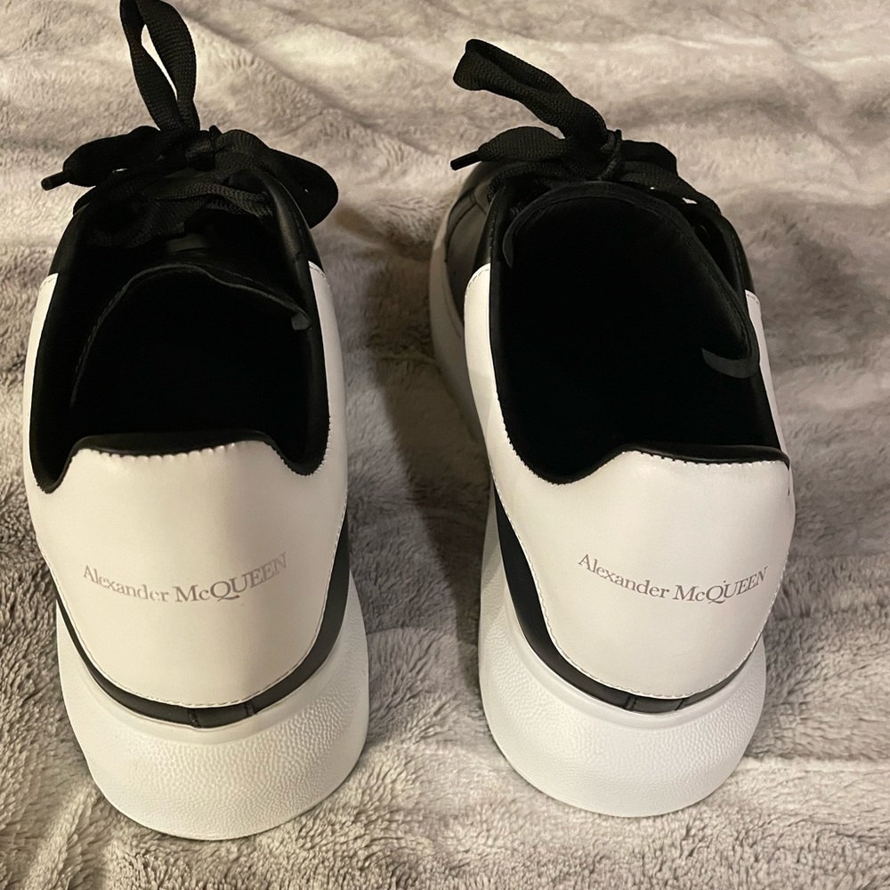 ***AUTHENTIC***Alexander McQueen Sneakers